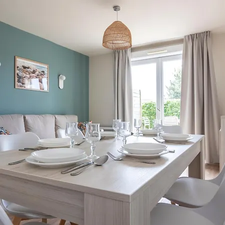 Holiday home Odalys Les De La Baie *