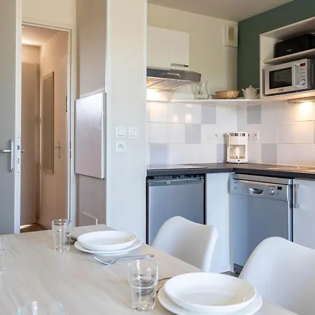 Holiday home Odalys Les De La Baie *