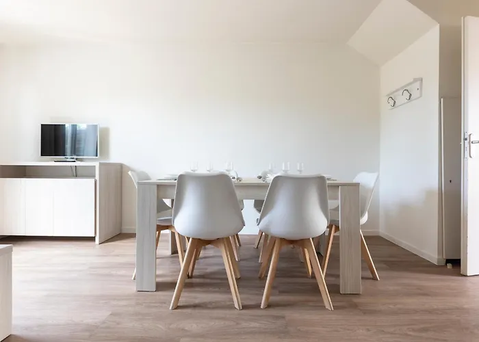 Holiday home Odalys Les De La Baie