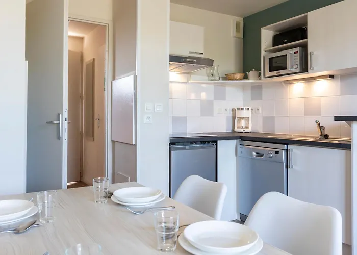 Holiday home Odalys Les De La Baie *