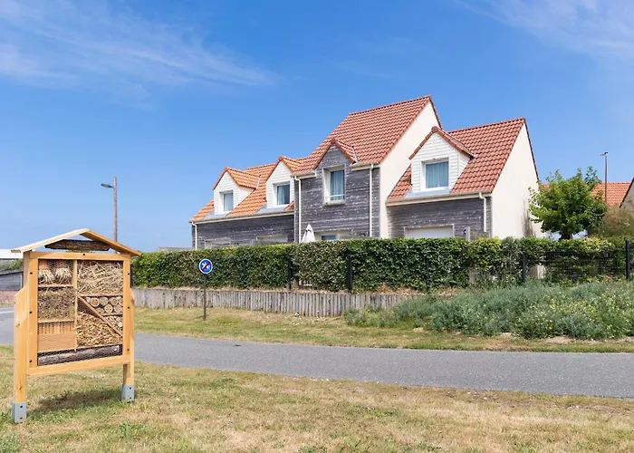 Holiday home Odalys Les De La Baie *