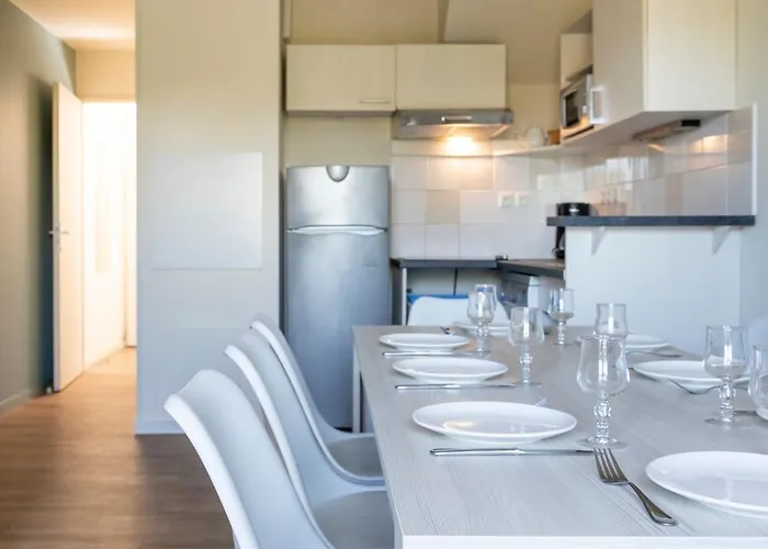 Holiday home Odalys Les De La Baie *